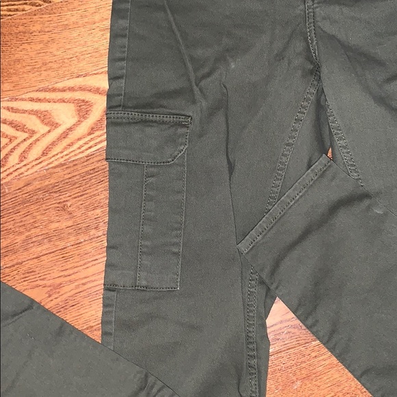 H&M - Green Pocket Jeans - Picture 2 of 4